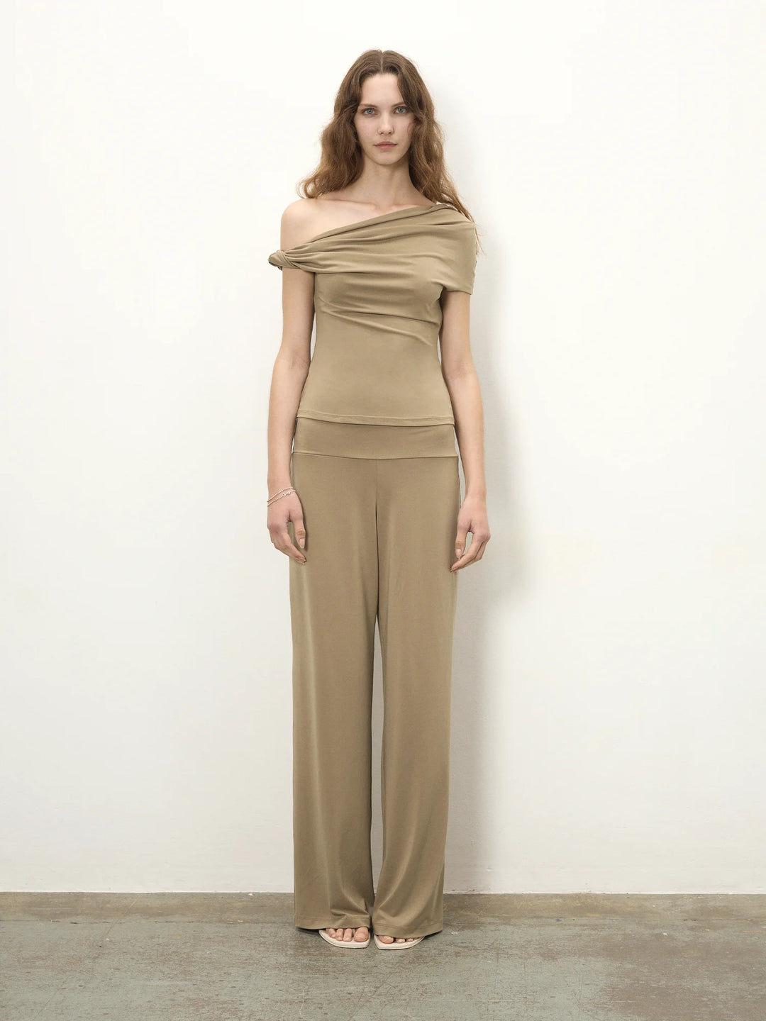 Elemental Quincy Trackpant | Almond