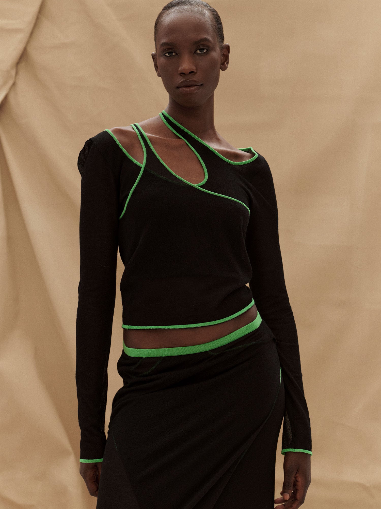 Paris Georgia Black with Basil 07 Vince Top