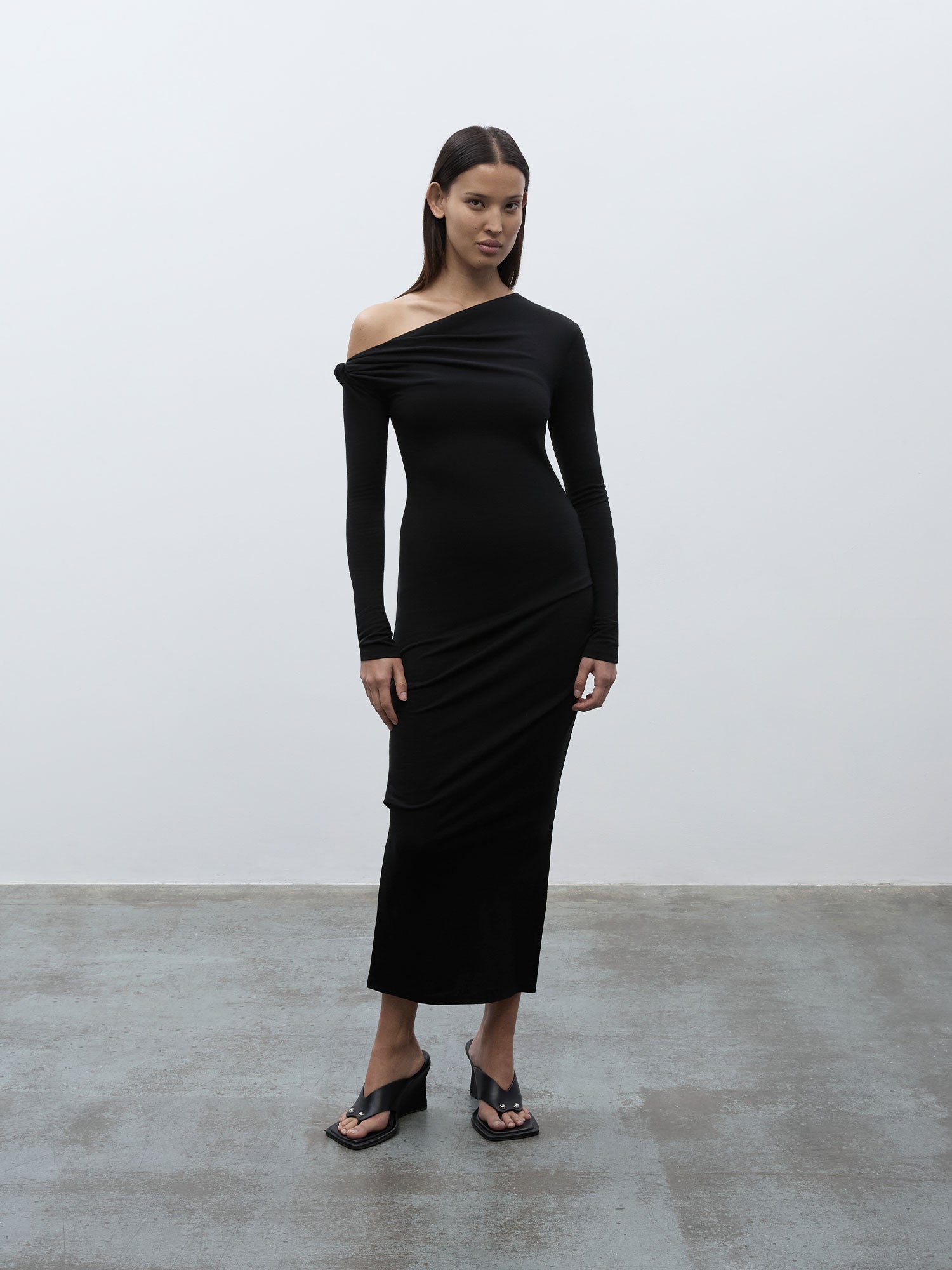 05 Elemental Manahou Dress | Black
